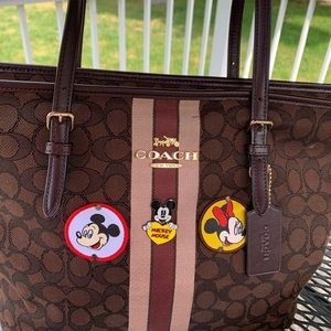 Coach Signature Tote Bag